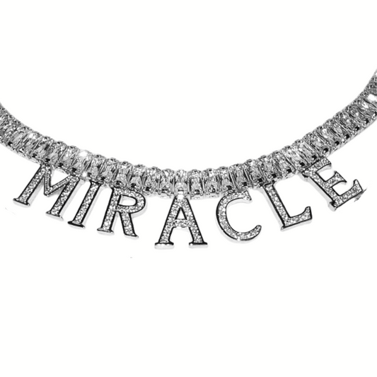 Collar baguette con letra colgante con nombre personalizado helado