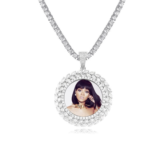 Custom photo round medallion necklace with personalized photo engraving, gold or silver finish – Queendom Treasurez.