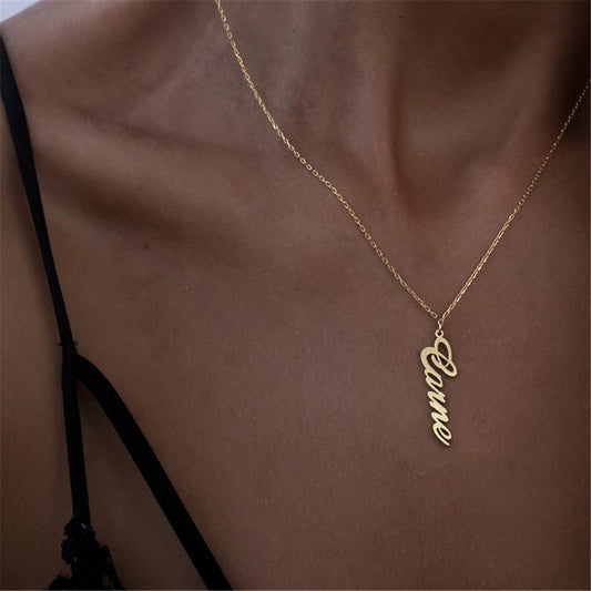 Vertical custom name necklace with personalized engraving in a modern design – Queendom Treasurez.
