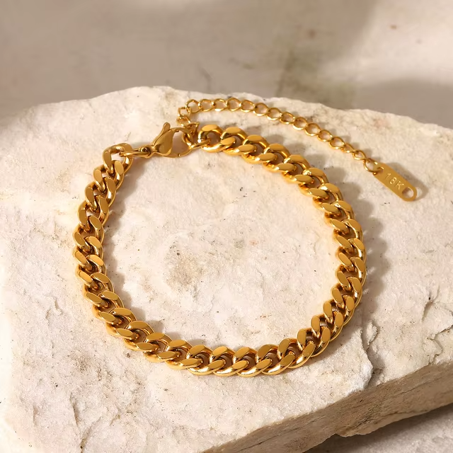 18k 8mm Cuban Chain Bracelet