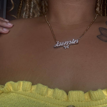 Collar de mariposa con nombre personalizado de cristal