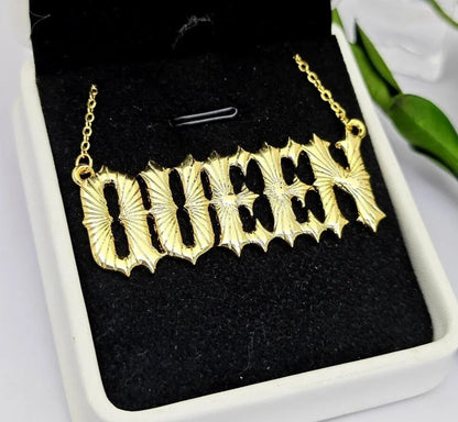 Antique English Custom Name Necklace - Queendom Treasurez 